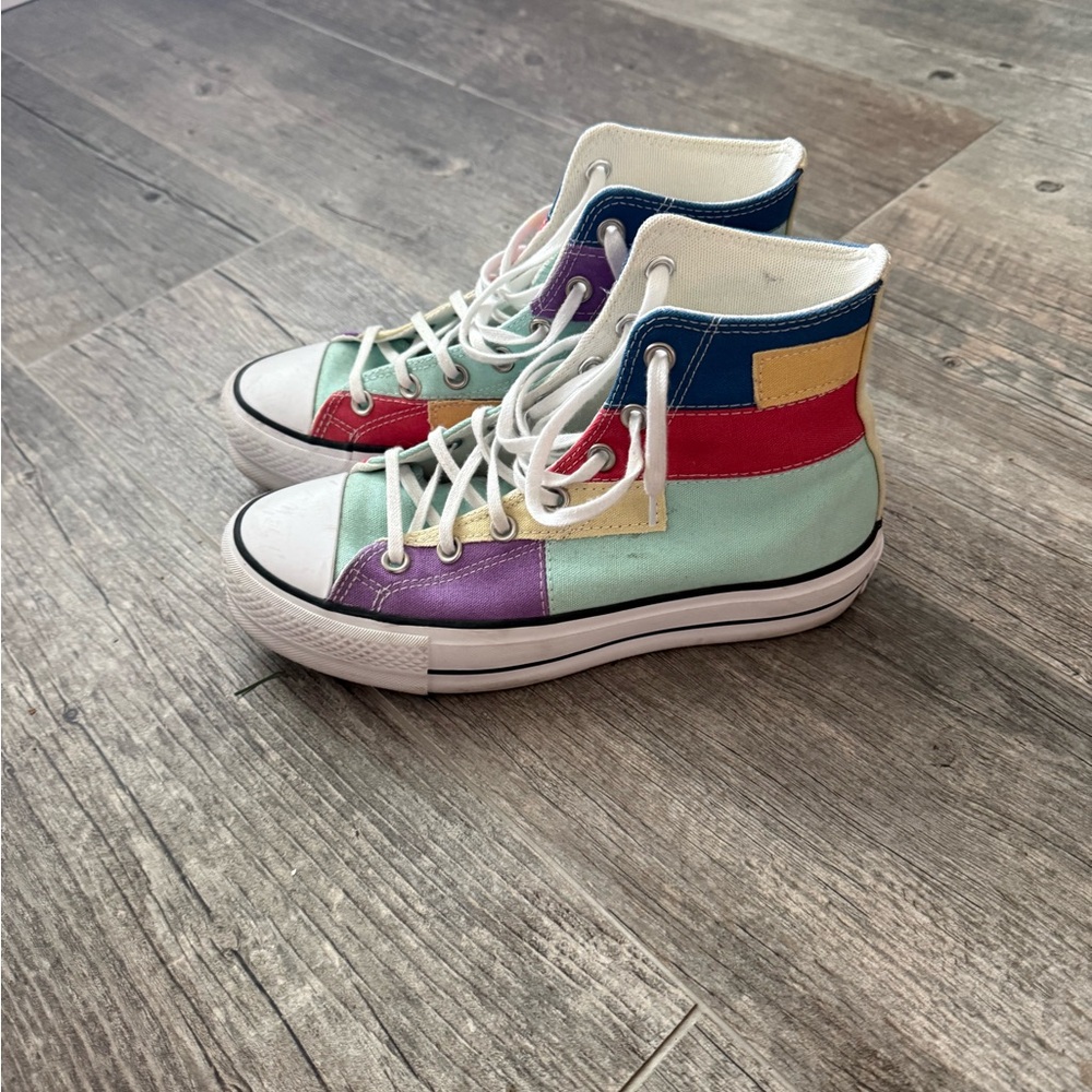Limited edition Converse size 8 women’s